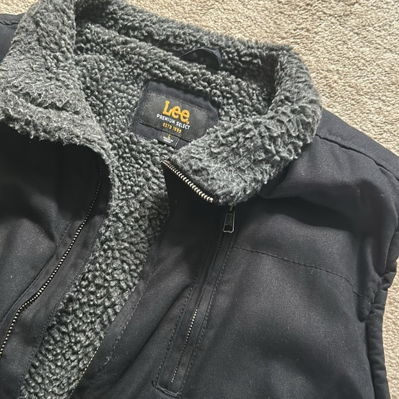 Men’s sherpa lined vest - Picture 2 of 2